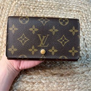 Louis Vuitton tresor wallet
